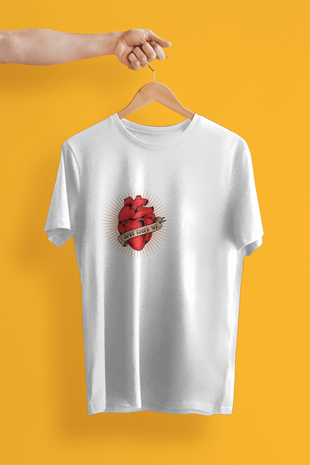 Dont Touch Me ve Kalp Baskılı Beyaz Bisiklet Yaka T-shirt